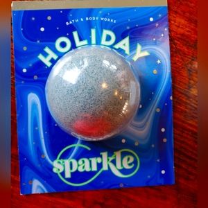 Holiday Sparkle Bath bomb